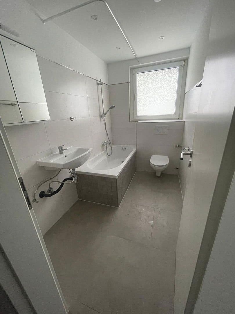 Pronájem bytu 3+1 109 m², Alzeyer Str. 1, Frankfurt, Hessen Pronájem bytu 3+1 109 m², Alzeyer Str. 1, Frankfurt, Hessen