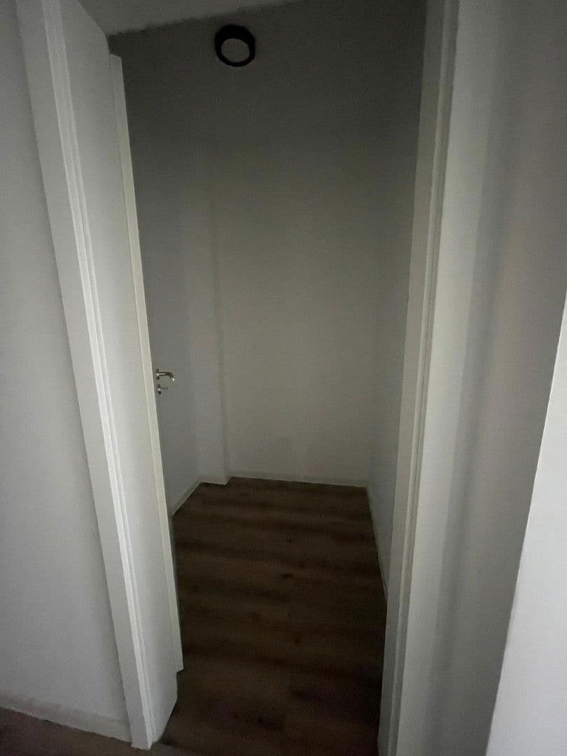 Pronájem bytu 3+1 109 m², Alzeyer Str. 1, Frankfurt, Hessen Pronájem bytu 3+1 109 m², Alzeyer Str. 1, Frankfurt, Hessen