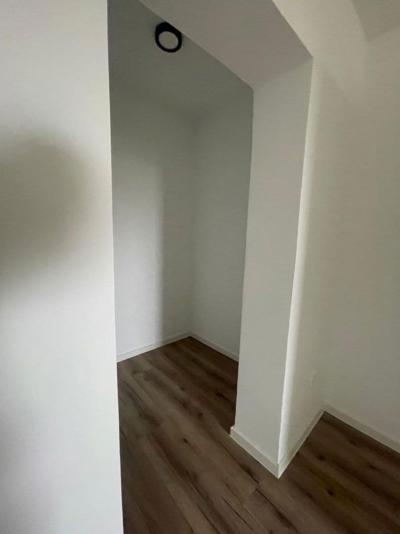 Pronájem bytu 3+1 109 m², Alzeyer Str. 1, Frankfurt, Hessen Pronájem bytu 3+1 109 m², Alzeyer Str. 1, Frankfurt, Hessen