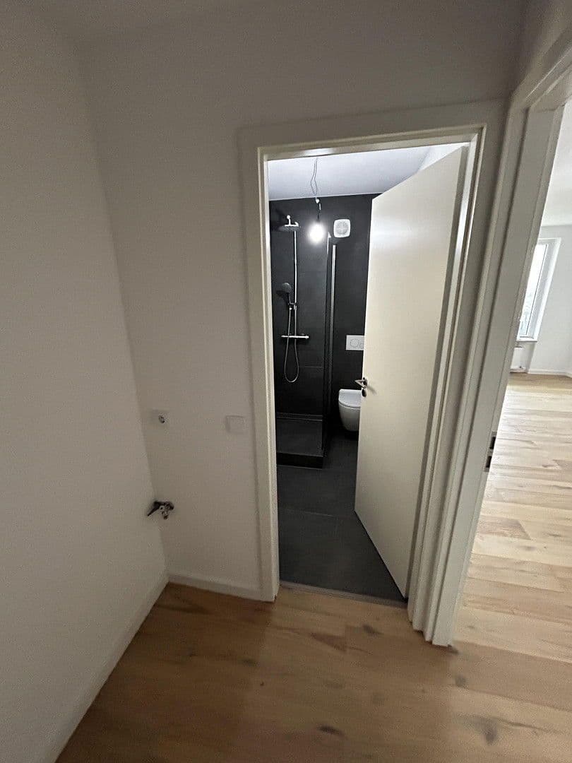 Pronájem bytu 1+1 36 m², Drygalski-Allee 118, München, Bavorsko Pronájem bytu 1+1 36 m², Drygalski-Allee 118, München, Bavorsko