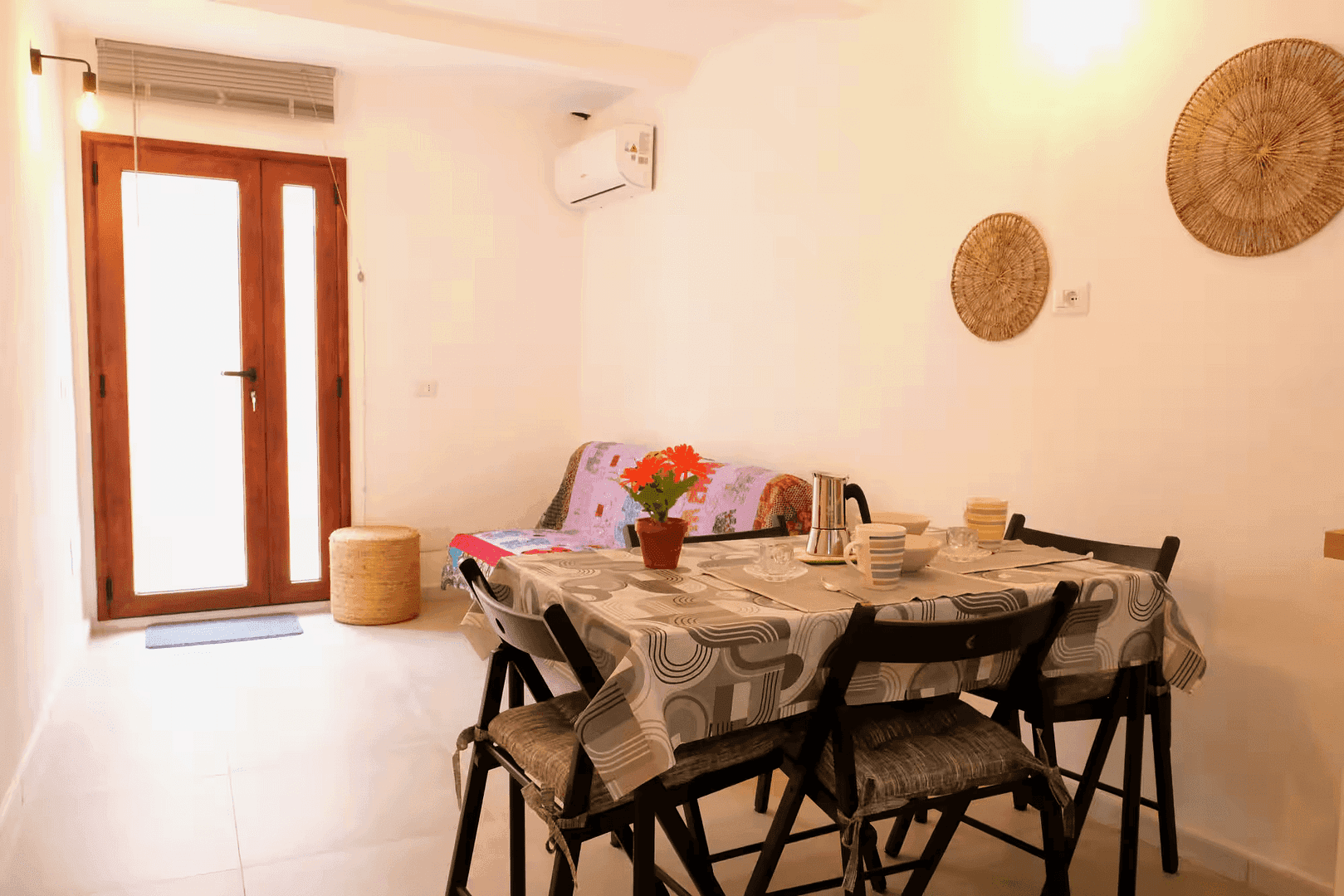 Pronájem bytu 2+1 43 m², Brunnenstraße 4, Riederich, Bádensko-Württembersko Pronájem bytu 2+1 43 m², Brunnenstraße 4, Riederich, Bádensko-Württembersko