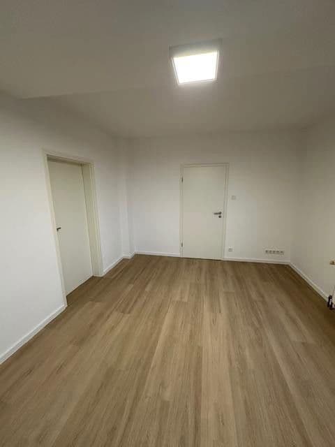 Pronájem bytu 2+1 56 m², Waldstromerstr. 18, Nürnberg, Bavorsko Pronájem bytu 2+1 56 m², Waldstromerstr. 18, Nürnberg, Bavorsko