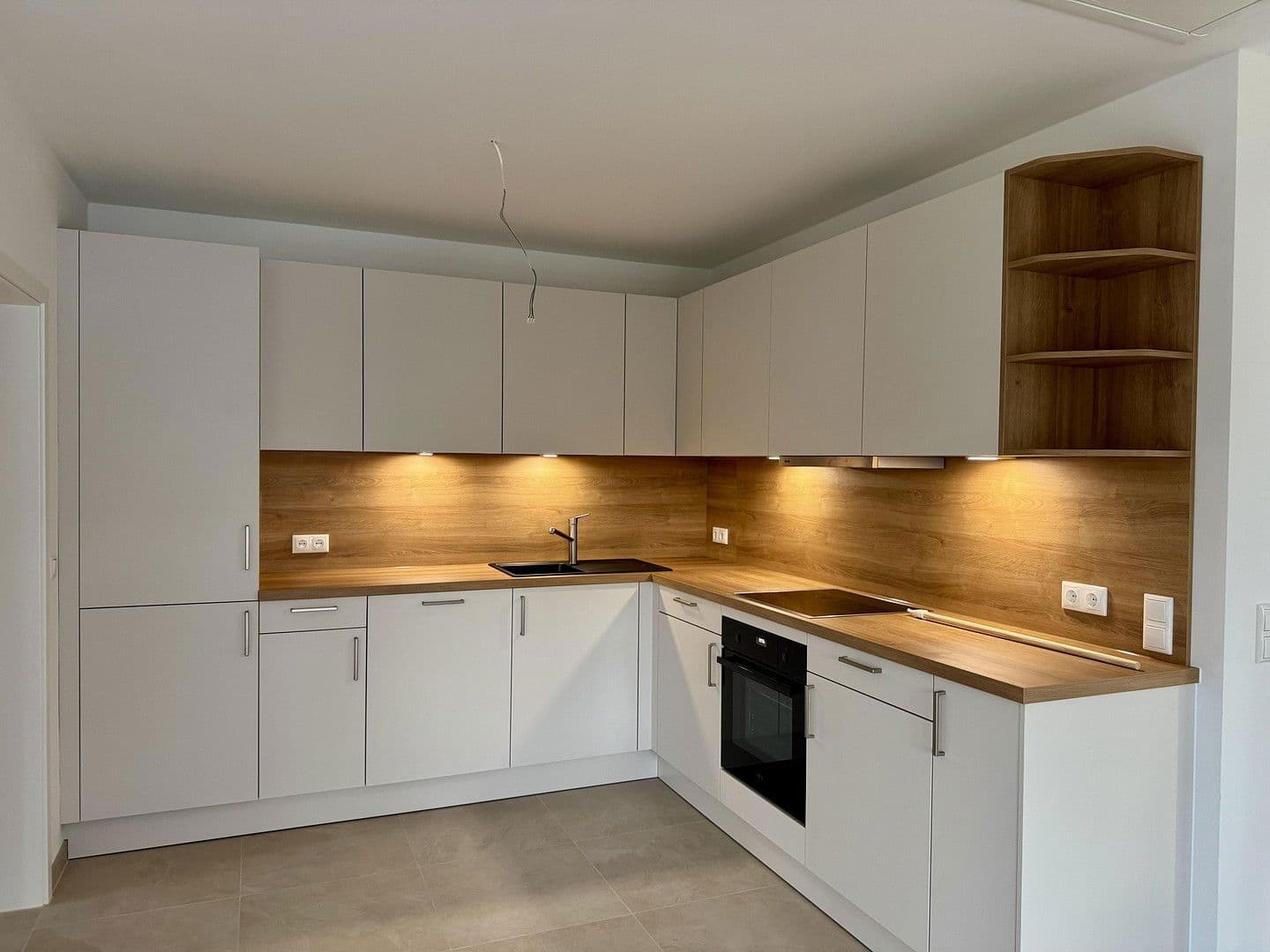 Pronájem bytu 3+1 79 m², Am Lupinenfeld 33A, Berlin, Berlín Pronájem bytu 3+1 79 m², Am Lupinenfeld 33A, Berlin, Berlín