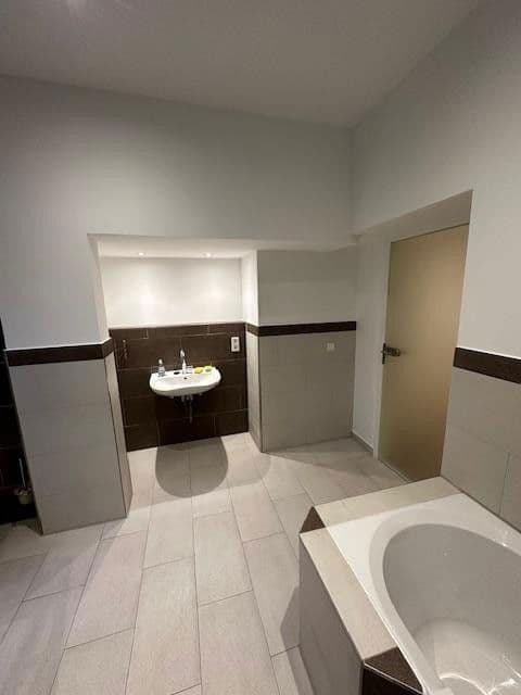 Pronájem bytu 2+1 70 m², Forsthofstr. 1, Nürnberg, Bavorsko Pronájem bytu 2+1 70 m², Forsthofstr. 1, Nürnberg, Bavorsko