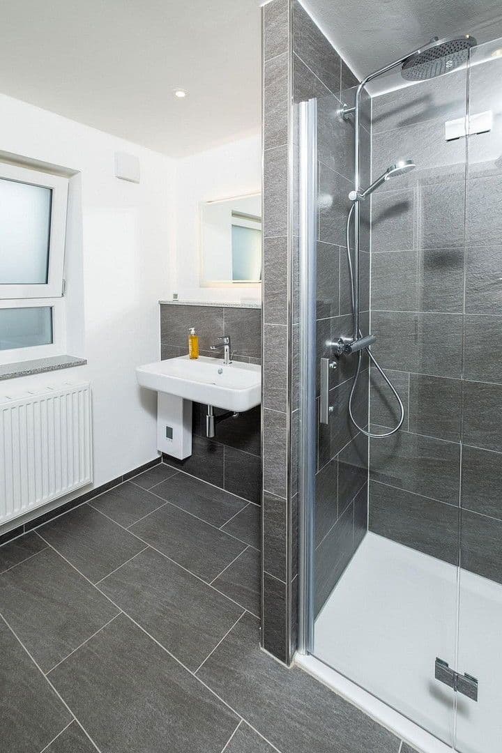 Pronájem bytu 2+1 36 m², Glatzer Straße, Köln, Severní Porýní-Vestfálsko Pronájem bytu 2+1 36 m², Glatzer Straße, Köln, Severní Porýní-Vestfálsko