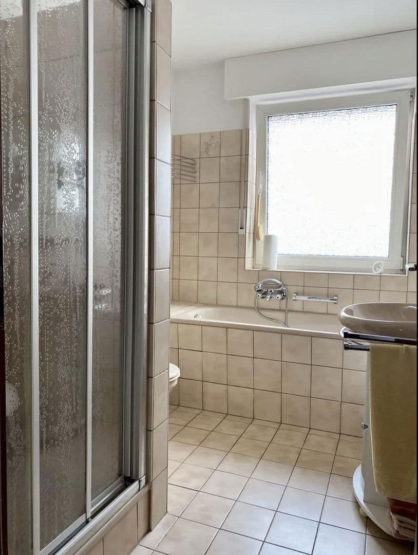 Pronájem bytu 3+1 85 m², Bahlenstrasse 183, Düsseldorf, Severní Porýní-Vestfálsko Pronájem bytu 3+1 85 m², Bahlenstrasse 183, Düsseldorf, Severní Porýní-Vestfálsko