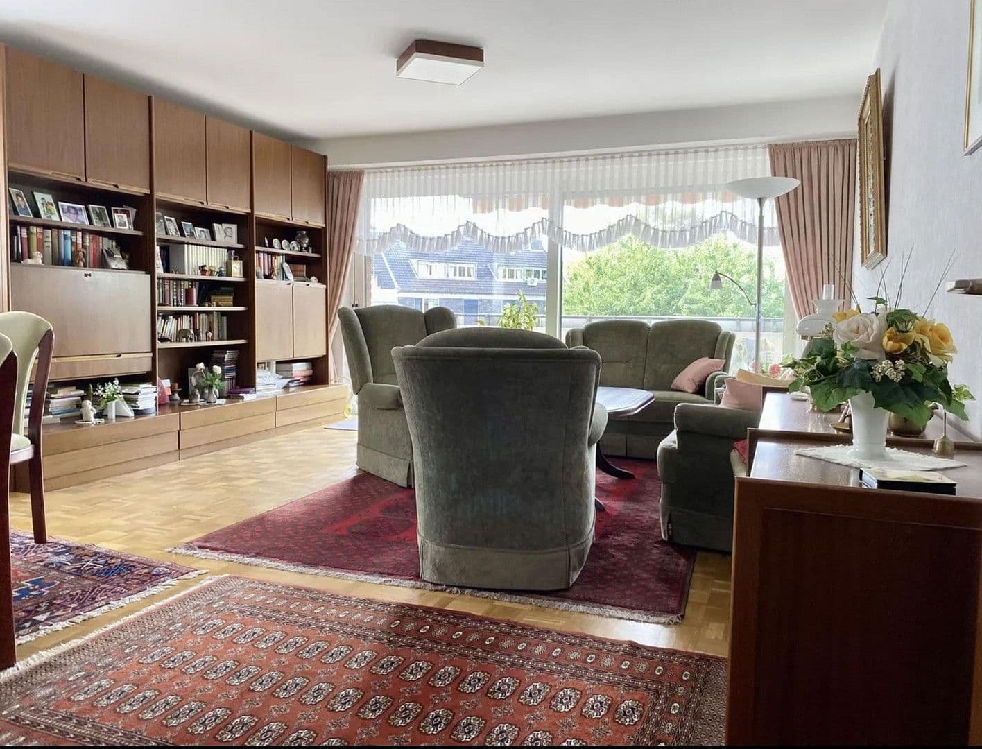 Pronájem bytu 3+1 85 m², Bahlenstrasse 183, Düsseldorf, Severní Porýní-Vestfálsko Pronájem bytu 3+1 85 m², Bahlenstrasse 183, Düsseldorf, Severní Porýní-Vestfálsko