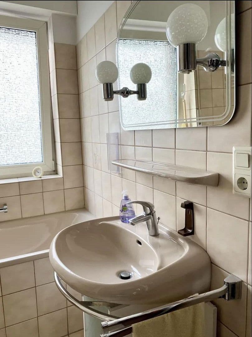 Pronájem bytu 3+1 85 m², Bahlenstrasse 183, Düsseldorf, Severní Porýní-Vestfálsko Pronájem bytu 3+1 85 m², Bahlenstrasse 183, Düsseldorf, Severní Porýní-Vestfálsko