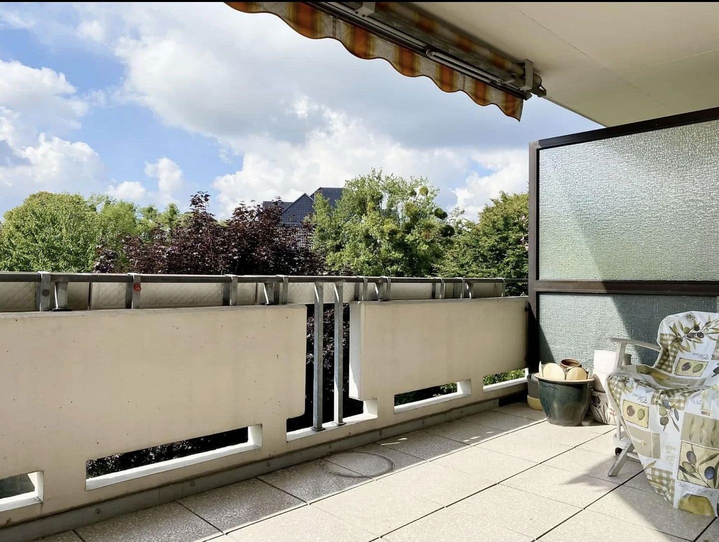 Pronájem bytu 3+1 85 m², Bahlenstrasse 183, Düsseldorf, Severní Porýní-Vestfálsko Pronájem bytu 3+1 85 m², Bahlenstrasse 183, Düsseldorf, Severní Porýní-Vestfálsko