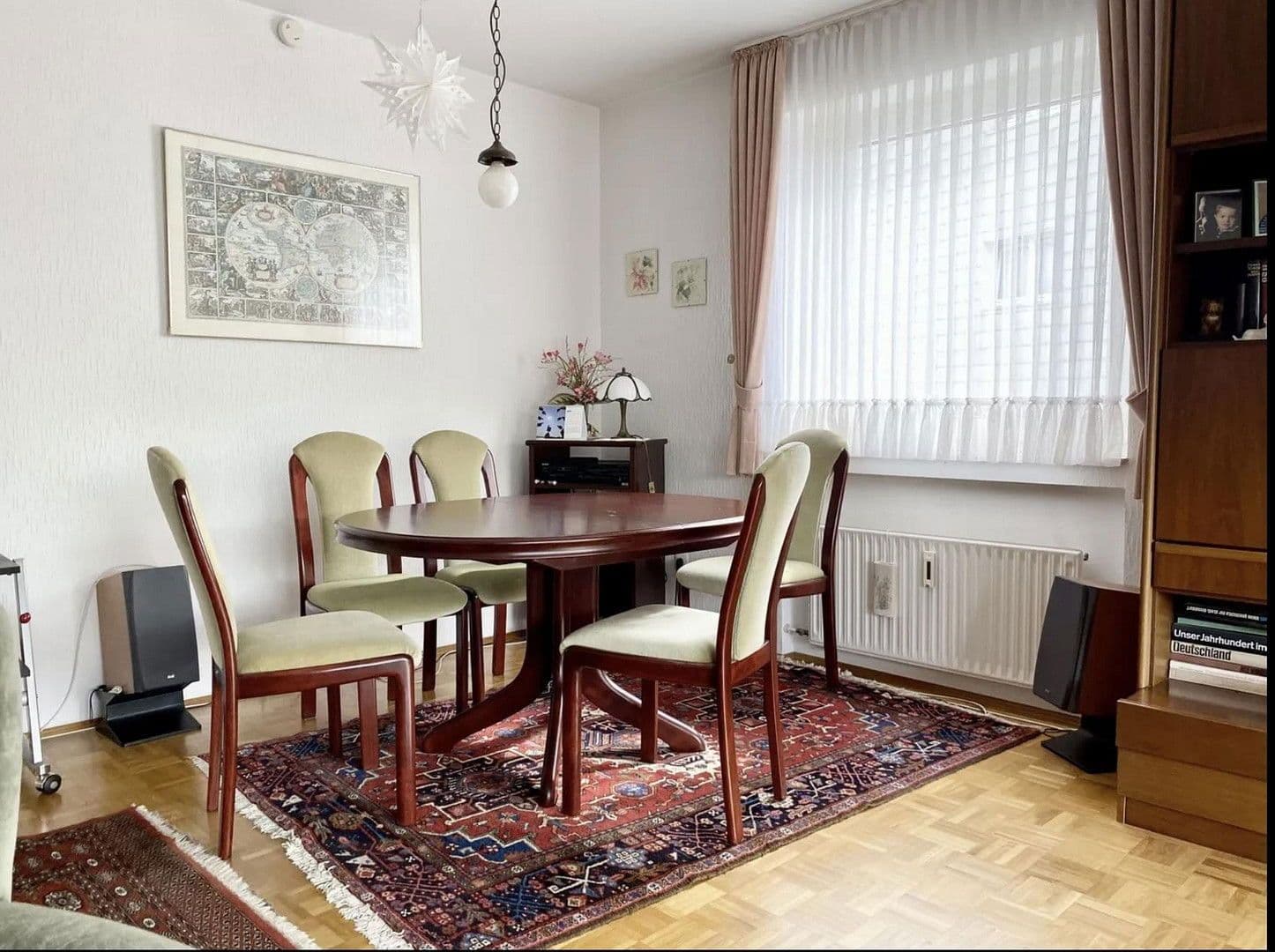 Pronájem bytu 3+1 85 m², Bahlenstrasse 183, Düsseldorf, Severní Porýní-Vestfálsko Pronájem bytu 3+1 85 m², Bahlenstrasse 183, Düsseldorf, Severní Porýní-Vestfálsko