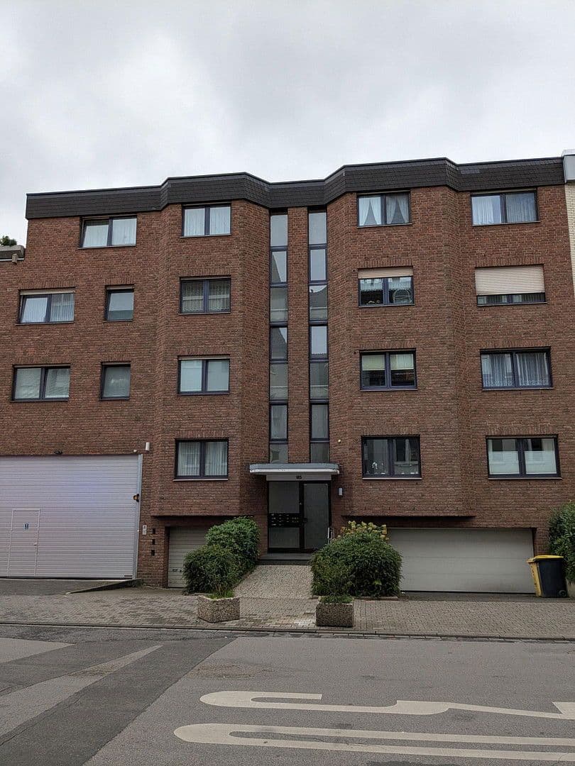 Pronájem bytu 3+1 85 m², Bahlenstrasse 183, Düsseldorf, Severní Porýní-Vestfálsko Pronájem bytu 3+1 85 m², Bahlenstrasse 183, Düsseldorf, Severní Porýní-Vestfálsko