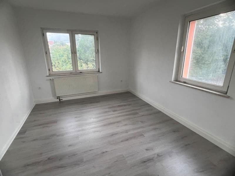 Prodej domu 900 m², pozemek 2.940 m², Weetzer Kirchweg 6, Ronnenberg, Dolní Sasko Prodej domu 900 m², pozemek 2.940 m², Weetzer Kirchweg 6, Ronnenberg, Dolní Sasko