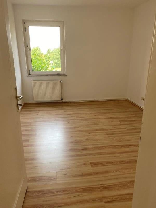Prodej domu 900 m², pozemek 2.940 m², Weetzer Kirchweg 6, Ronnenberg, Dolní Sasko Prodej domu 900 m², pozemek 2.940 m², Weetzer Kirchweg 6, Ronnenberg, Dolní Sasko