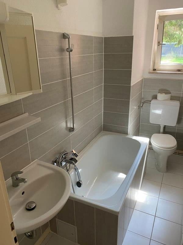 Prodej domu 900 m², pozemek 2.940 m², Weetzer Kirchweg 6, Ronnenberg, Dolní Sasko Prodej domu 900 m², pozemek 2.940 m², Weetzer Kirchweg 6, Ronnenberg, Dolní Sasko