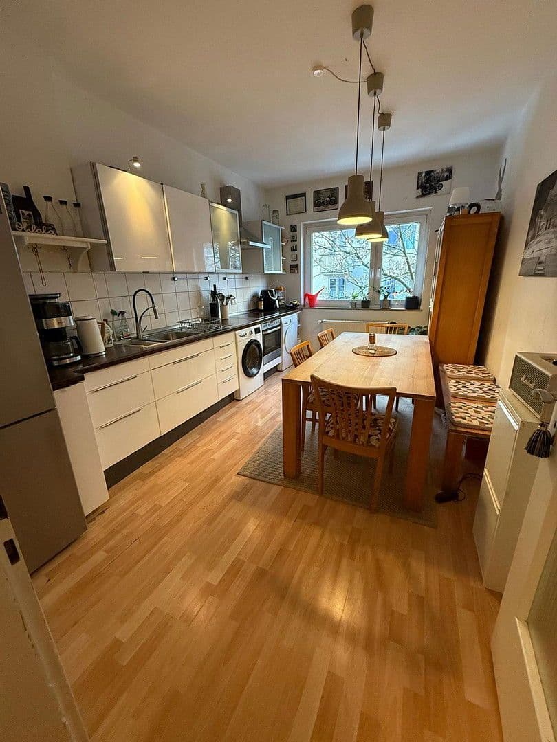 Pronájem bytu 2+1 73 m², Kurfürstenstr. 12-14, Köln, Severní Porýní-Vestfálsko Pronájem bytu 2+1 73 m², Kurfürstenstr. 12-14, Köln, Severní Porýní-Vestfálsko