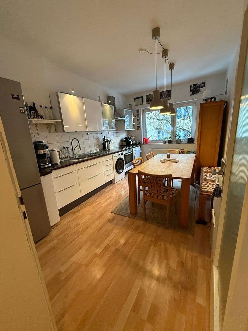 Pronájem bytu 2+1 73 m², Kurfürstenstr. 12-14, Köln, Severní Porýní-Vestfálsko Pronájem bytu 2+1 73 m², Kurfürstenstr. 12-14, Köln, Severní Porýní-Vestfálsko