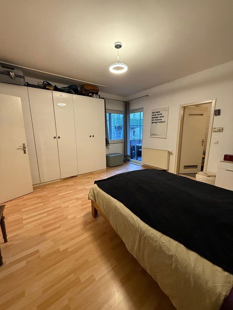 Pronájem bytu 2+1 73 m², Kurfürstenstr. 12-14, Köln, Severní Porýní-Vestfálsko Pronájem bytu 2+1 73 m², Kurfürstenstr. 12-14, Köln, Severní Porýní-Vestfálsko