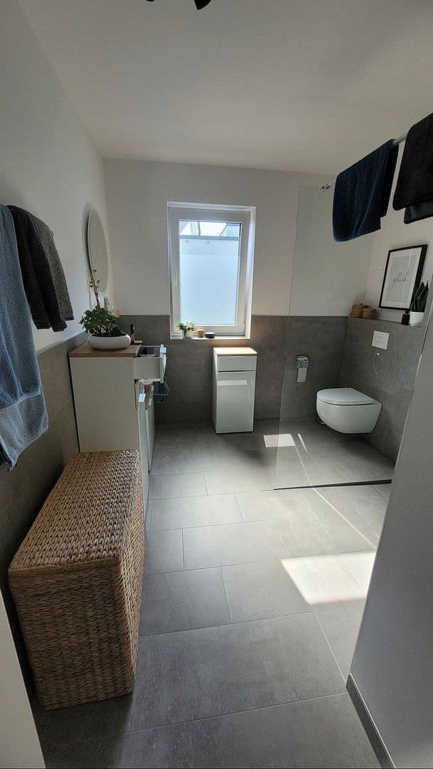 Pronájem bytu 3+1 93 m², Siegburger Straße 44a, Overath, Severní Porýní-Vestfálsko Pronájem bytu 3+1 93 m², Siegburger Straße 44a, Overath, Severní Porýní-Vestfálsko