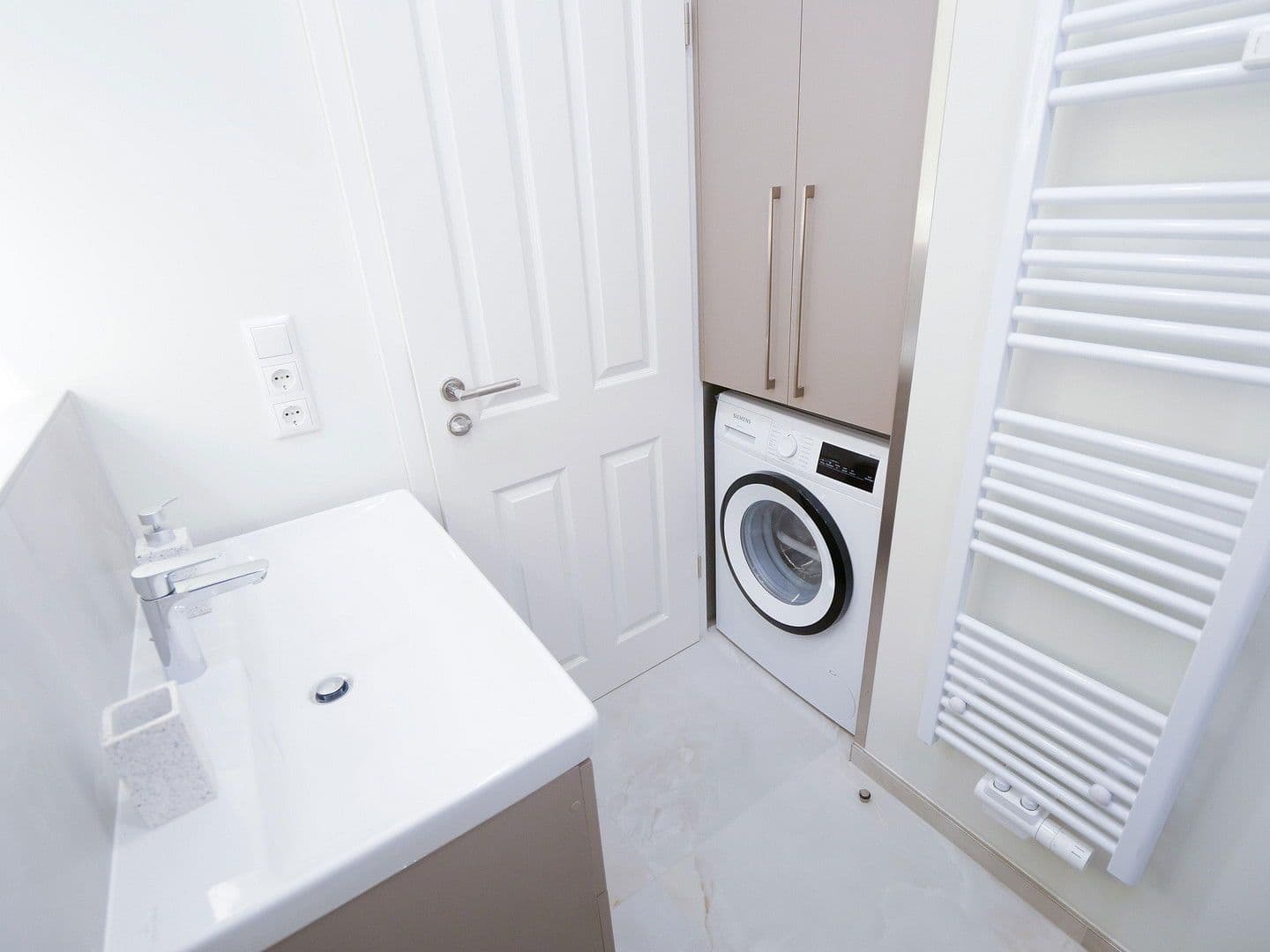 Pronájem bytu 2+1 61 m², Pfalzburger Str. 3, Berlin, Berlín Pronájem bytu 2+1 61 m², Pfalzburger Str. 3, Berlin, Berlín