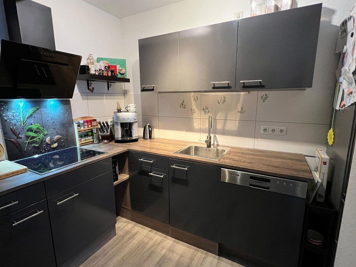 Pronájem bytu 4+1 101 m², Gothaer Straße 34, Suhl, Durynsko Pronájem bytu 4+1 101 m², Gothaer Straße 34, Suhl, Durynsko