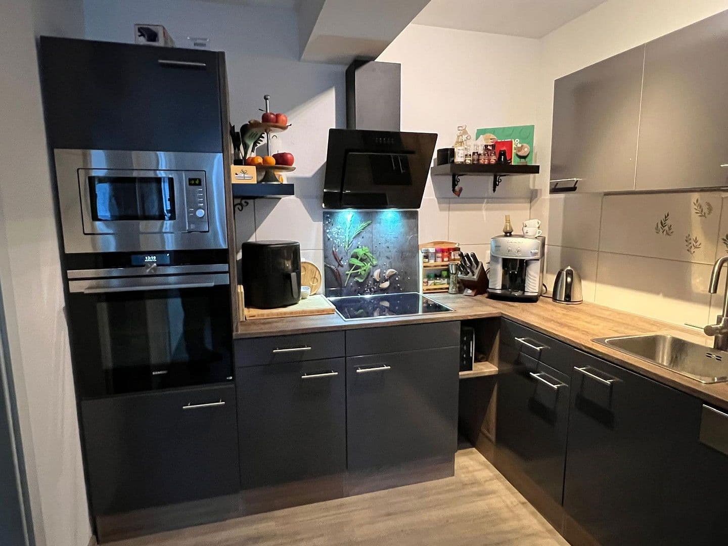 Pronájem bytu 4+1 101 m², Gothaer Straße 34, Suhl, Durynsko Pronájem bytu 4+1 101 m², Gothaer Straße 34, Suhl, Durynsko