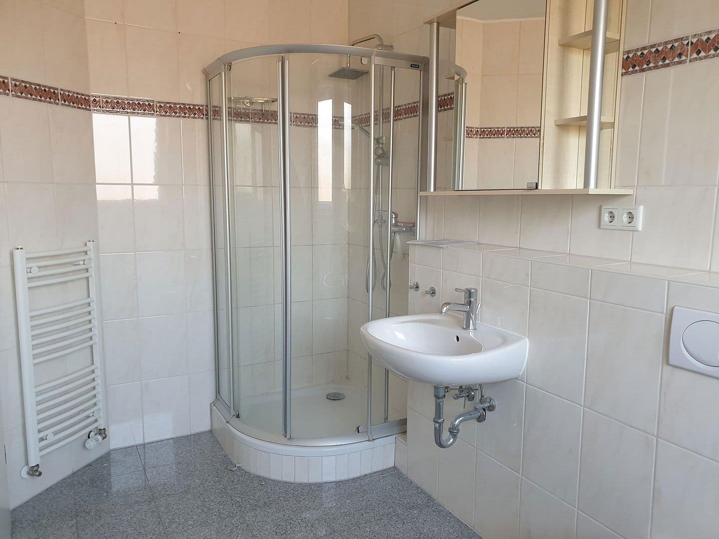 Prodej bytu 3+1 85 m², Langenfeld (Rheinland), Severní Porýní-Vestfálsko Prodej bytu 3+1 85 m², Langenfeld (Rheinland), Severní Porýní-Vestfálsko