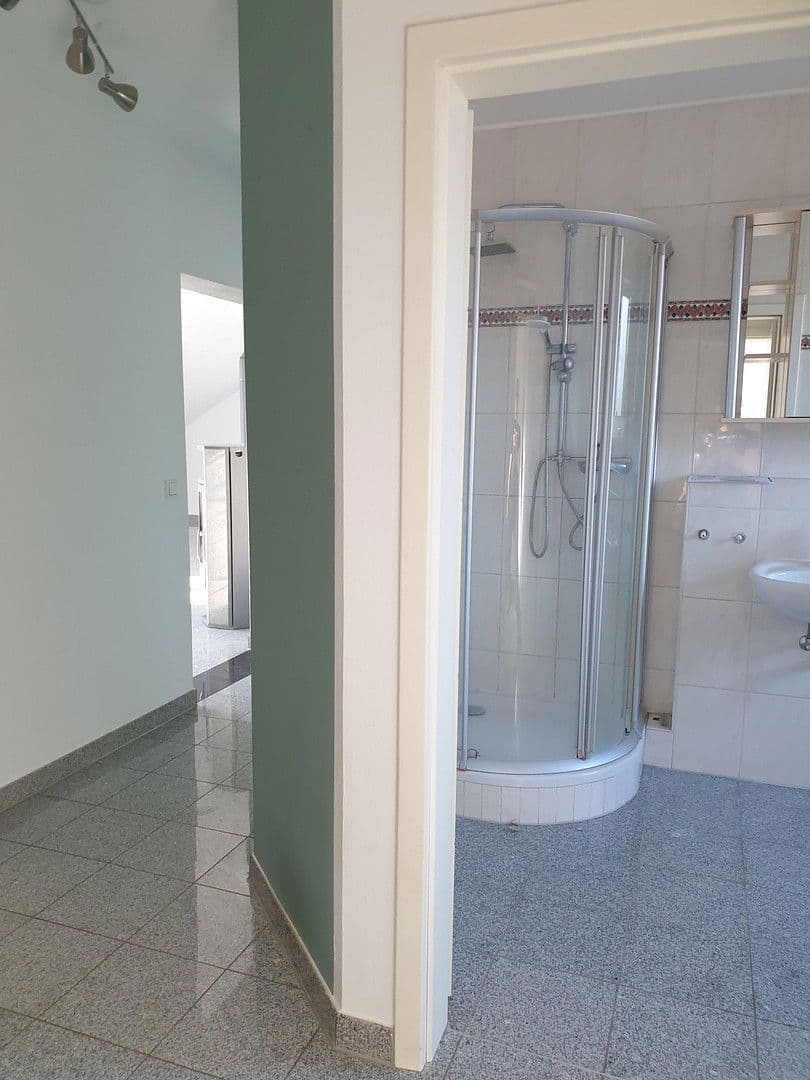 Prodej bytu 3+1 85 m², Langenfeld (Rheinland), Severní Porýní-Vestfálsko Prodej bytu 3+1 85 m², Langenfeld (Rheinland), Severní Porýní-Vestfálsko