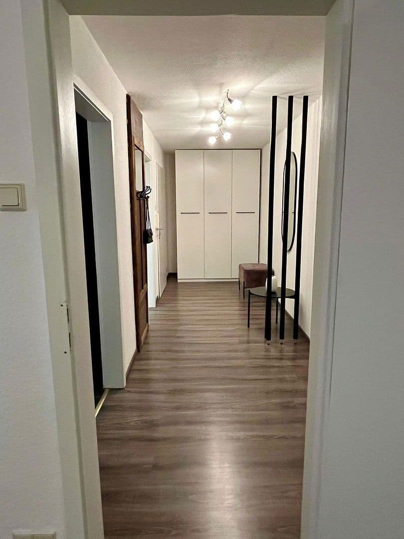 Pronájem bytu 2+1 53 m², Stuttgart, Bádensko-Württembersko Pronájem bytu 2+1 53 m², Stuttgart, Bádensko-Württembersko