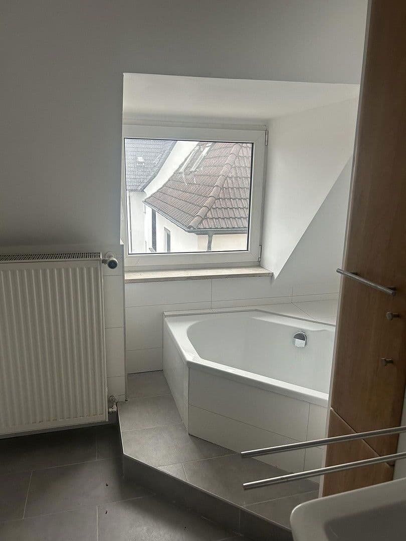 Pronájem bytu 6+1 146 m², Hermannstraße 17, Lauf an der Pegnitz, Bavorsko Pronájem bytu 6+1 146 m², Hermannstraße 17, Lauf an der Pegnitz, Bavorsko