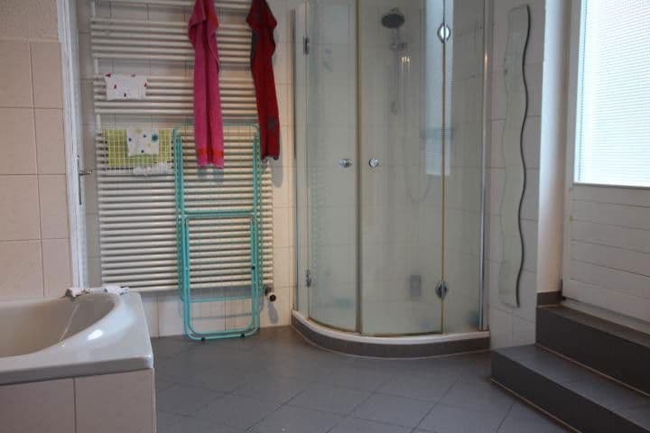 Pronájem bytu 4+1 110 m², Coburger Allee 17, Sonneberg, Durynsko Pronájem bytu 4+1 110 m², Coburger Allee 17, Sonneberg, Durynsko