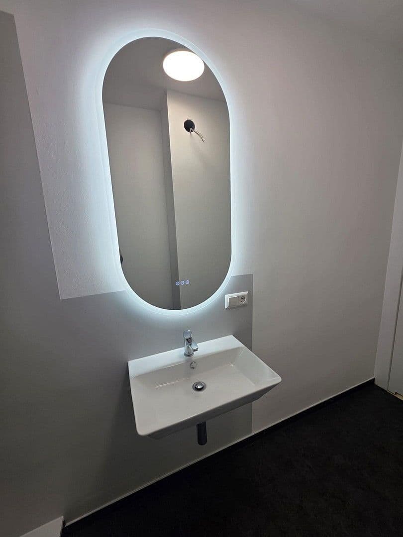 Prodej bytu 2+1 57 m², Eosander Str.36, Berlin, Berlín Prodej bytu 2+1 57 m², Eosander Str.36, Berlin, Berlín