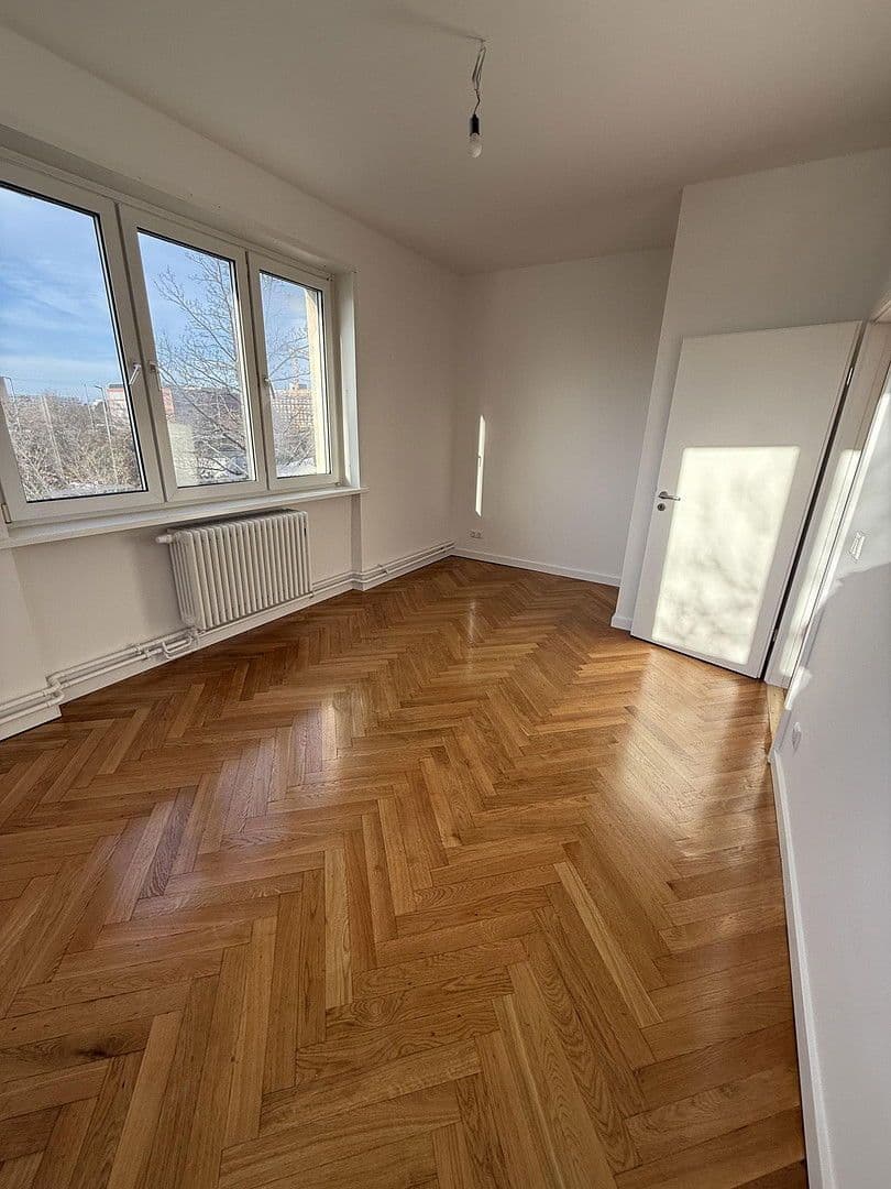 Pronájem bytu 5+1 105 m², Schlangenbader Straße, Berlin, Berlín Pronájem bytu 5+1 105 m², Schlangenbader Straße, Berlin, Berlín
