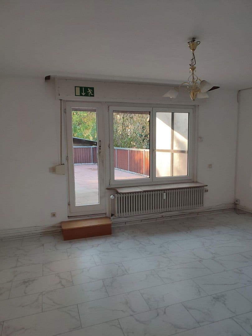 Pronájem bytu 2+1 80 m², Reutlingen, Bádensko-Württembersko Pronájem bytu 2+1 80 m², Reutlingen, Bádensko-Württembersko