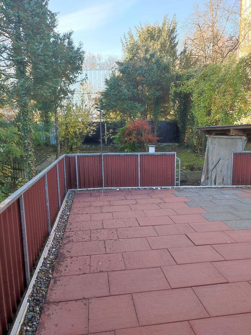 Pronájem bytu 2+1 80 m², Reutlingen, Bádensko-Württembersko Pronájem bytu 2+1 80 m², Reutlingen, Bádensko-Württembersko