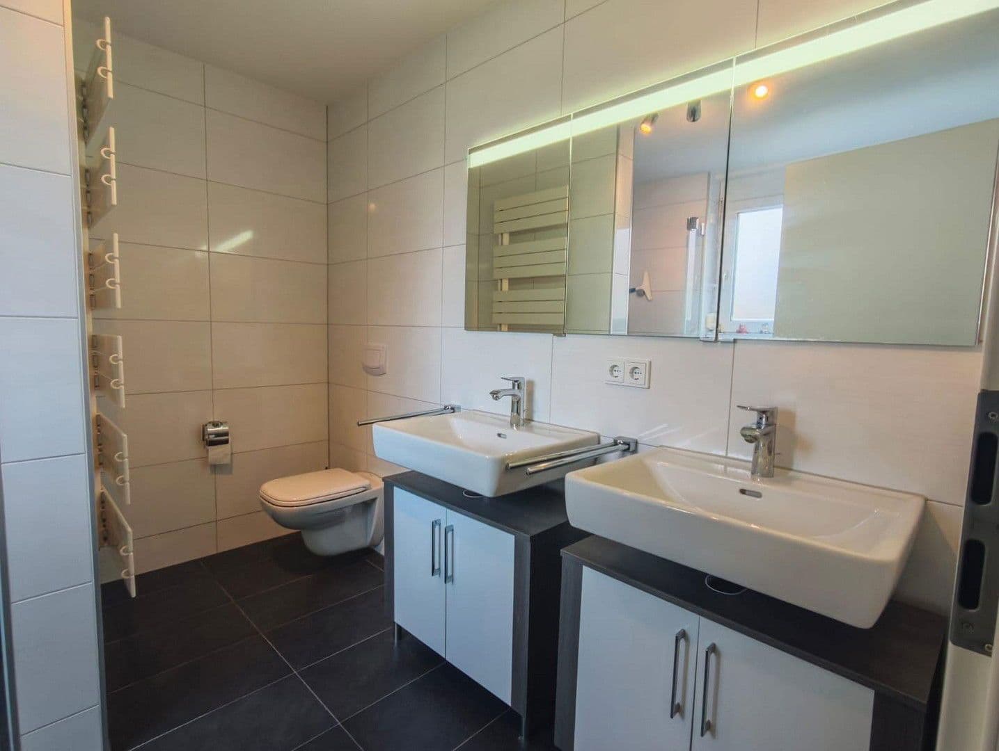 Prodej bytu 4+1 120 m², Kernerstr. 5/1, Holzgerlingen, Bádensko-Württembersko Prodej bytu 4+1 120 m², Kernerstr. 5/1, Holzgerlingen, Bádensko-Württembersko