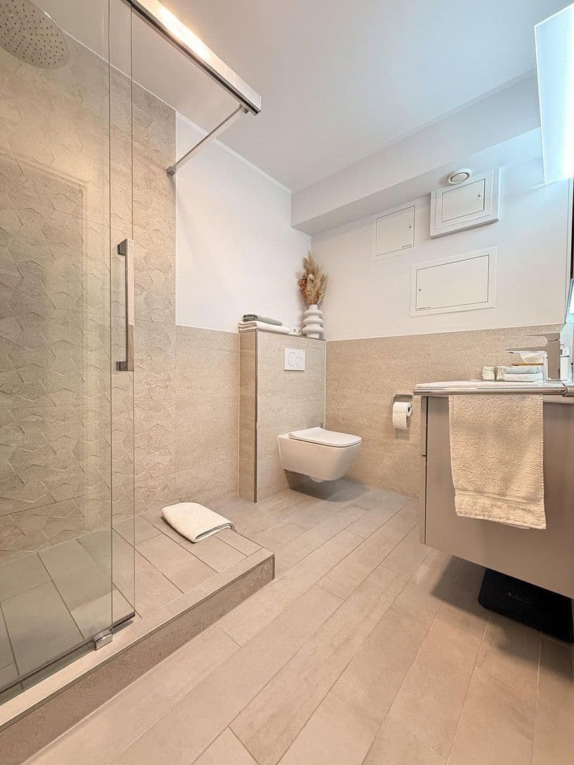 Prodej bytu 5+1 178 m², Bonn, Severní Porýní-Vestfálsko Prodej bytu 5+1 178 m², Bonn, Severní Porýní-Vestfálsko