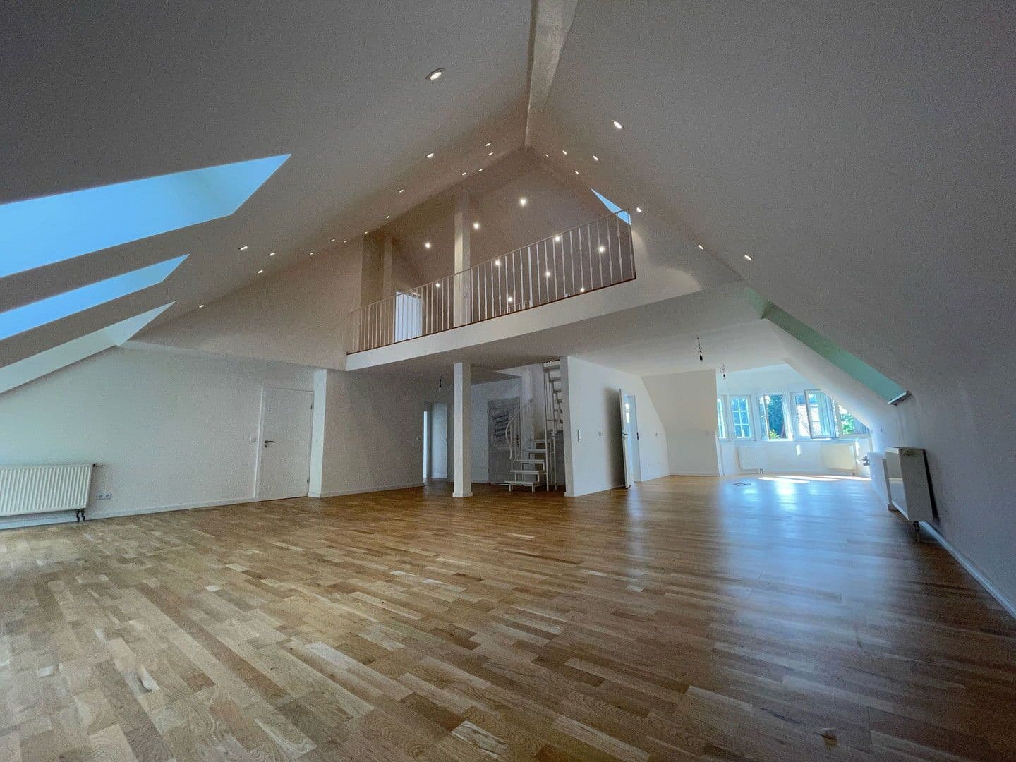 Pronájem bytu 4+kk 193 m², Bergstraße 16, Carlsberg, Porýní-Falc Pronájem bytu 4+kk 193 m², Bergstraße 16, Carlsberg, Porýní-Falc