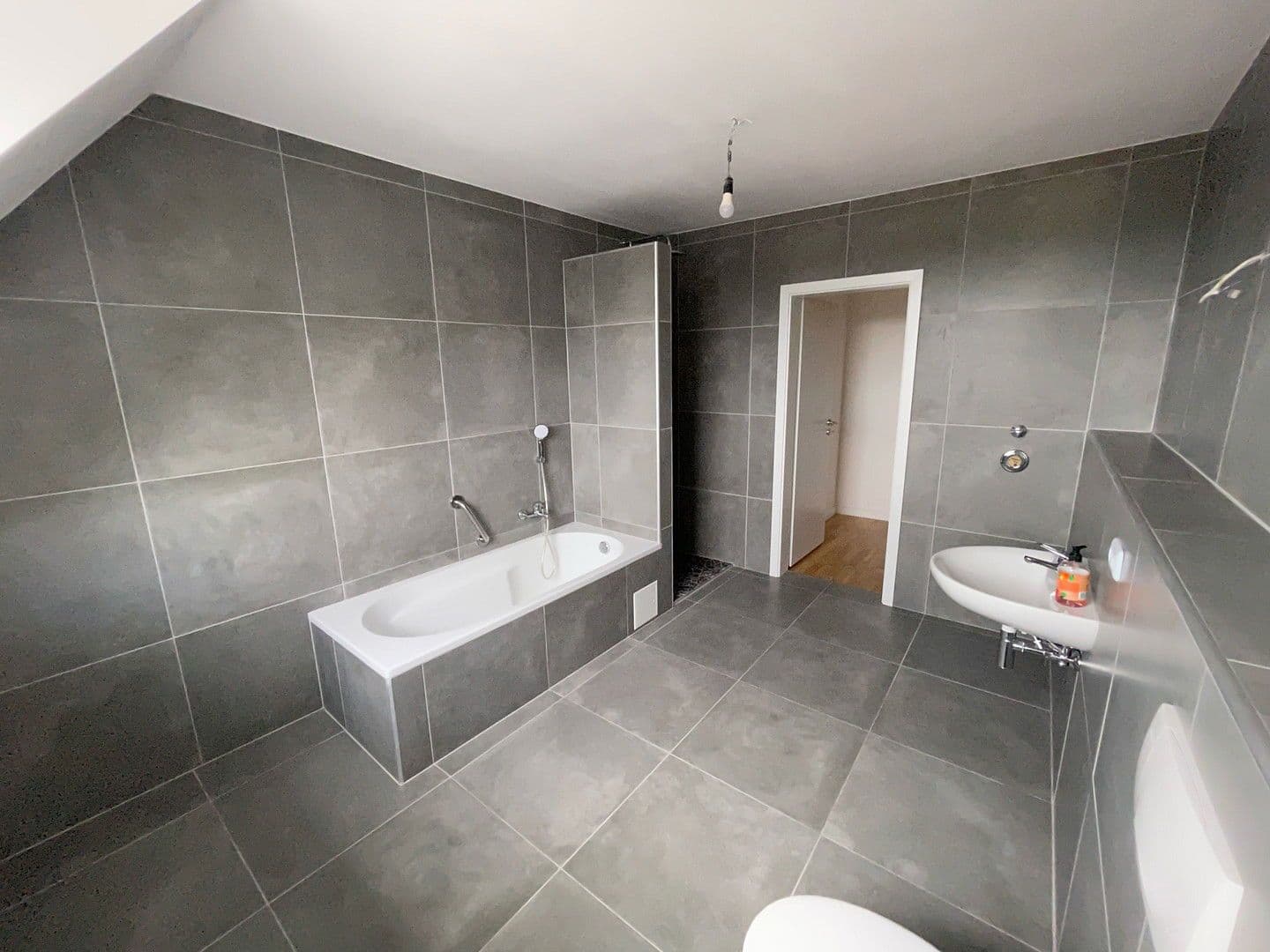 Pronájem bytu 4+kk 193 m², Bergstraße 16, Carlsberg, Porýní-Falc Pronájem bytu 4+kk 193 m², Bergstraße 16, Carlsberg, Porýní-Falc