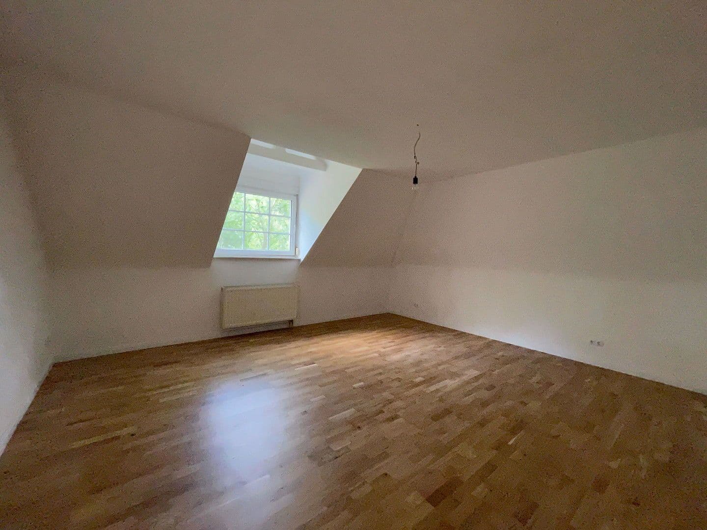 Pronájem bytu 4+kk 193 m², Bergstraße 16, Carlsberg, Porýní-Falc Pronájem bytu 4+kk 193 m², Bergstraße 16, Carlsberg, Porýní-Falc