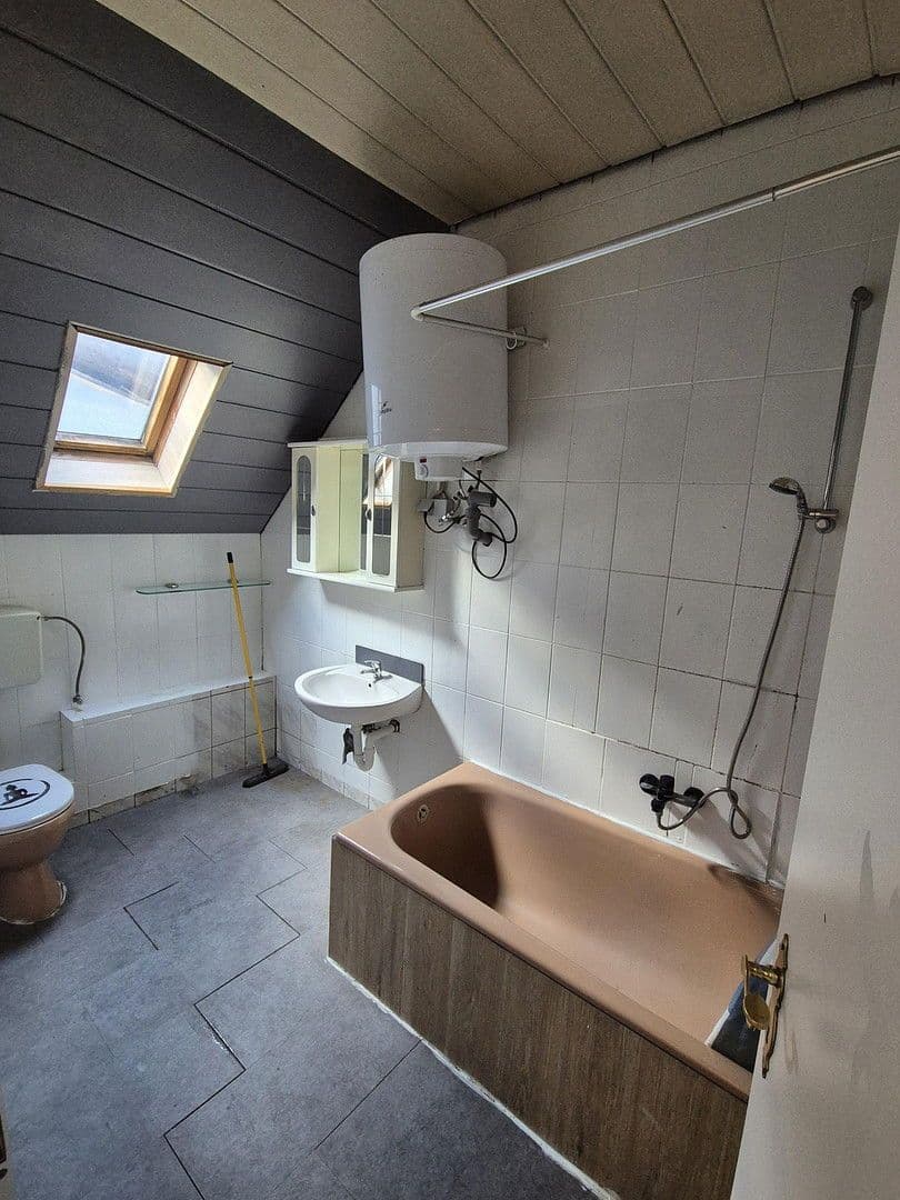 Pronájem bytu 4+kk 90 m², Ebinger Straße 112/1, Burladingen, Bádensko-Württembersko Pronájem bytu 4+kk 90 m², Ebinger Straße 112/1, Burladingen, Bádensko-Württembersko