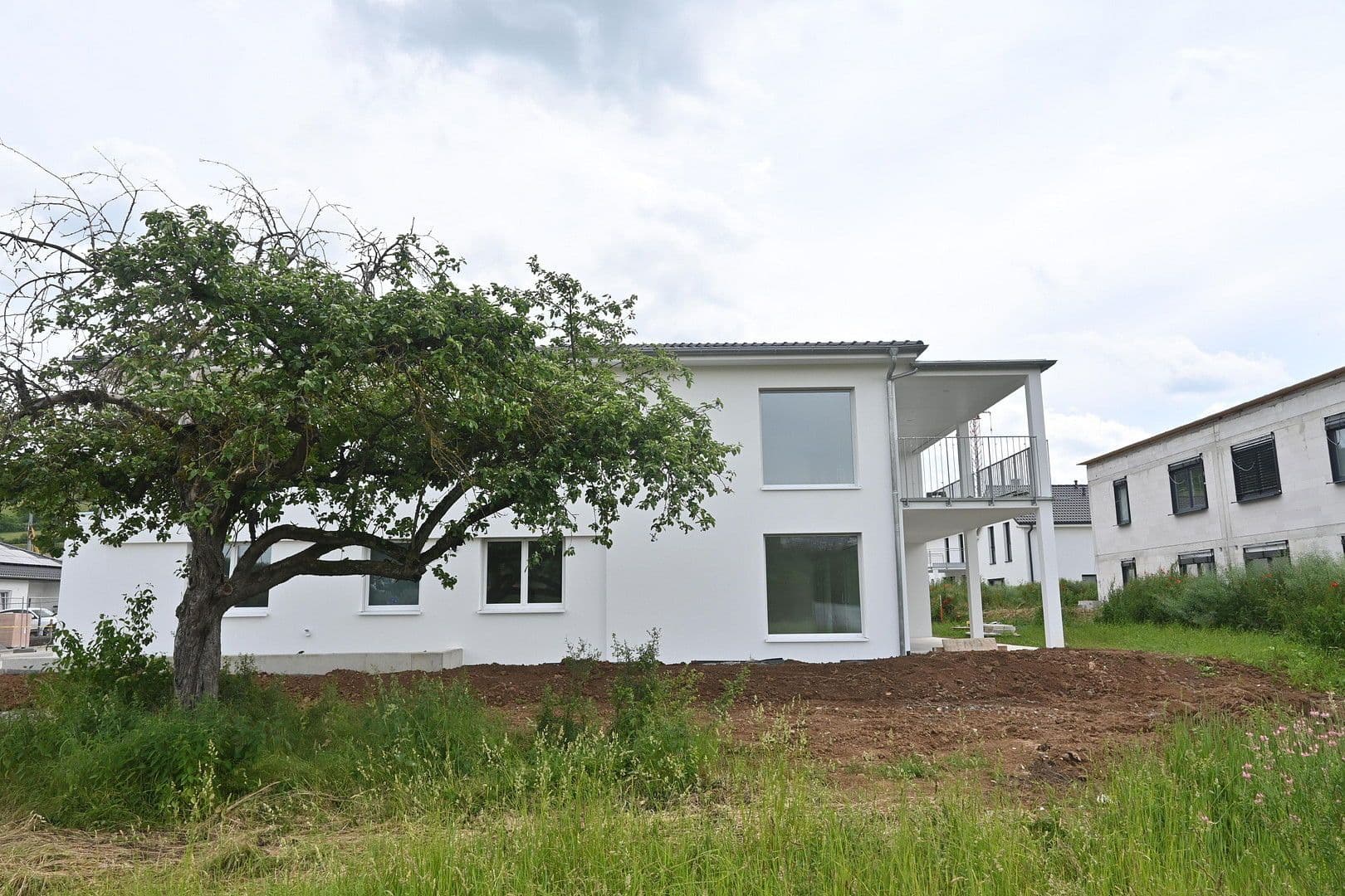 Pronájem bytu 3+1 127 m², Thomas-Schreiber-Weg 3, Bad Mergentheim, Bádensko-Württembersko Pronájem bytu 3+1 127 m², Thomas-Schreiber-Weg 3, Bad Mergentheim, Bádensko-Württembersko