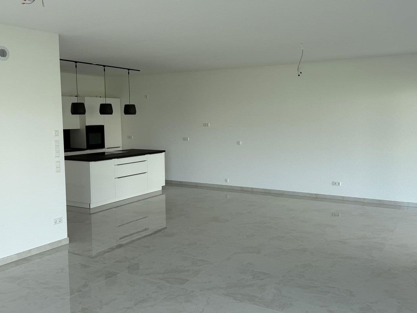 Pronájem bytu 3+1 127 m², Thomas-Schreiber-Weg 3, Bad Mergentheim, Bádensko-Württembersko Pronájem bytu 3+1 127 m², Thomas-Schreiber-Weg 3, Bad Mergentheim, Bádensko-Württembersko