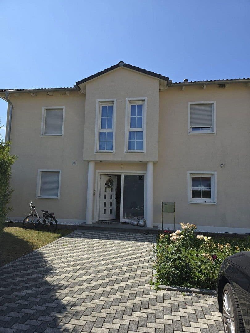 Prodej domu 170 m², pozemek 617 m², Erlangen, Bavorsko Prodej domu 170 m², pozemek 617 m², Erlangen, Bavorsko