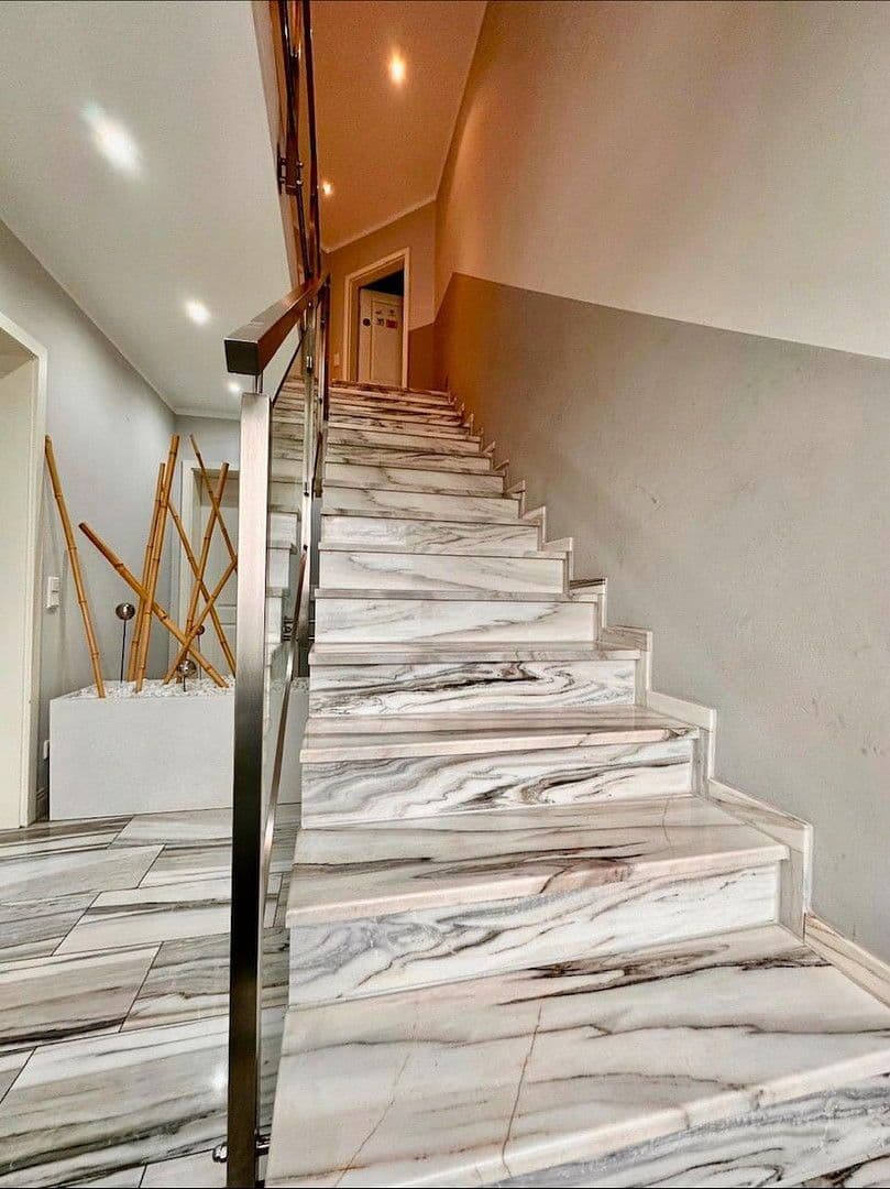 Prodej domu 170 m², pozemek 617 m², Erlangen, Bavorsko Prodej domu 170 m², pozemek 617 m², Erlangen, Bavorsko