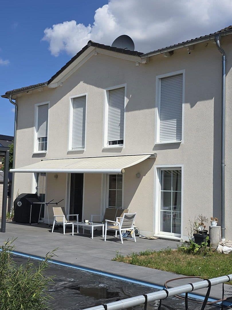 Prodej domu 170 m², pozemek 617 m², Erlangen, Bavorsko Prodej domu 170 m², pozemek 617 m², Erlangen, Bavorsko