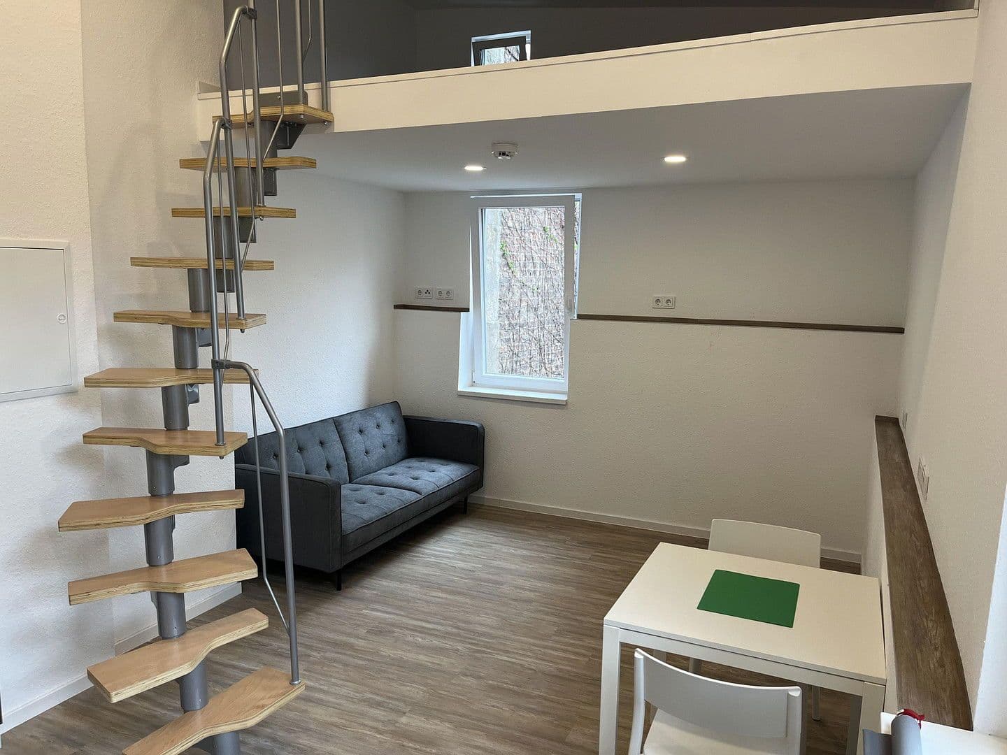 Pronájem bytu 1+1 25 m², Gumprechtstr. 2, Köln, Severní Porýní-Vestfálsko Pronájem bytu 1+1 25 m², Gumprechtstr. 2, Köln, Severní Porýní-Vestfálsko