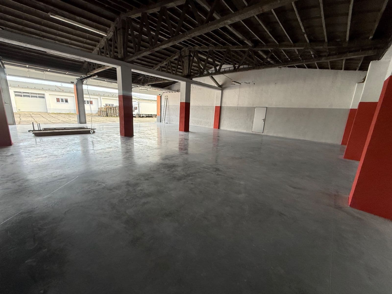 Pronájem garáže 340 m², Domažlice, Plzeňský kraj Pronájem garáže 340 m², Domažlice, Plzeňský kraj