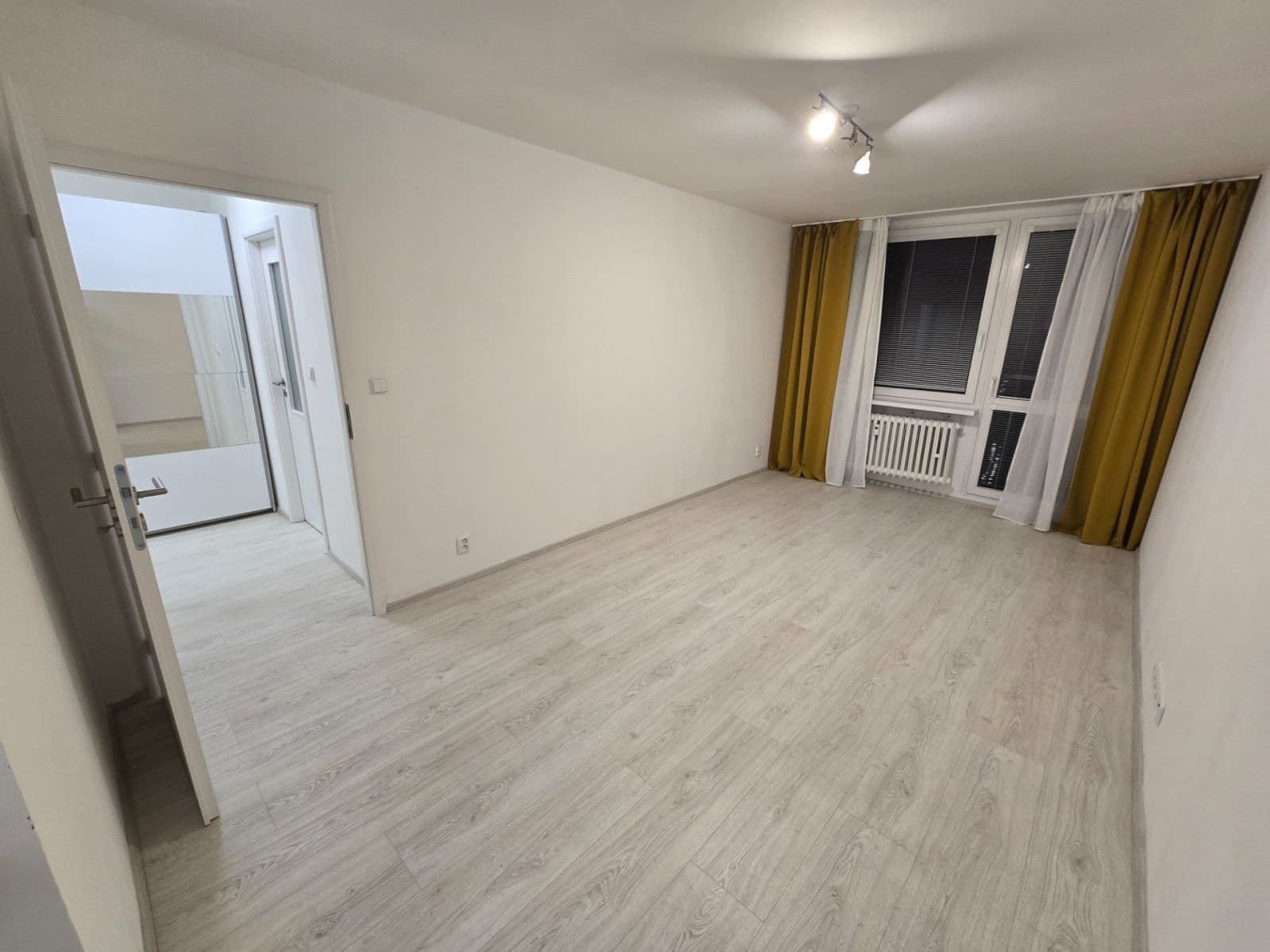 Pronájem bytu 2+kk 45 m², Frýdlantská, Praha, Praha Pronájem bytu 2+kk 45 m², Frýdlantská, Praha, Praha