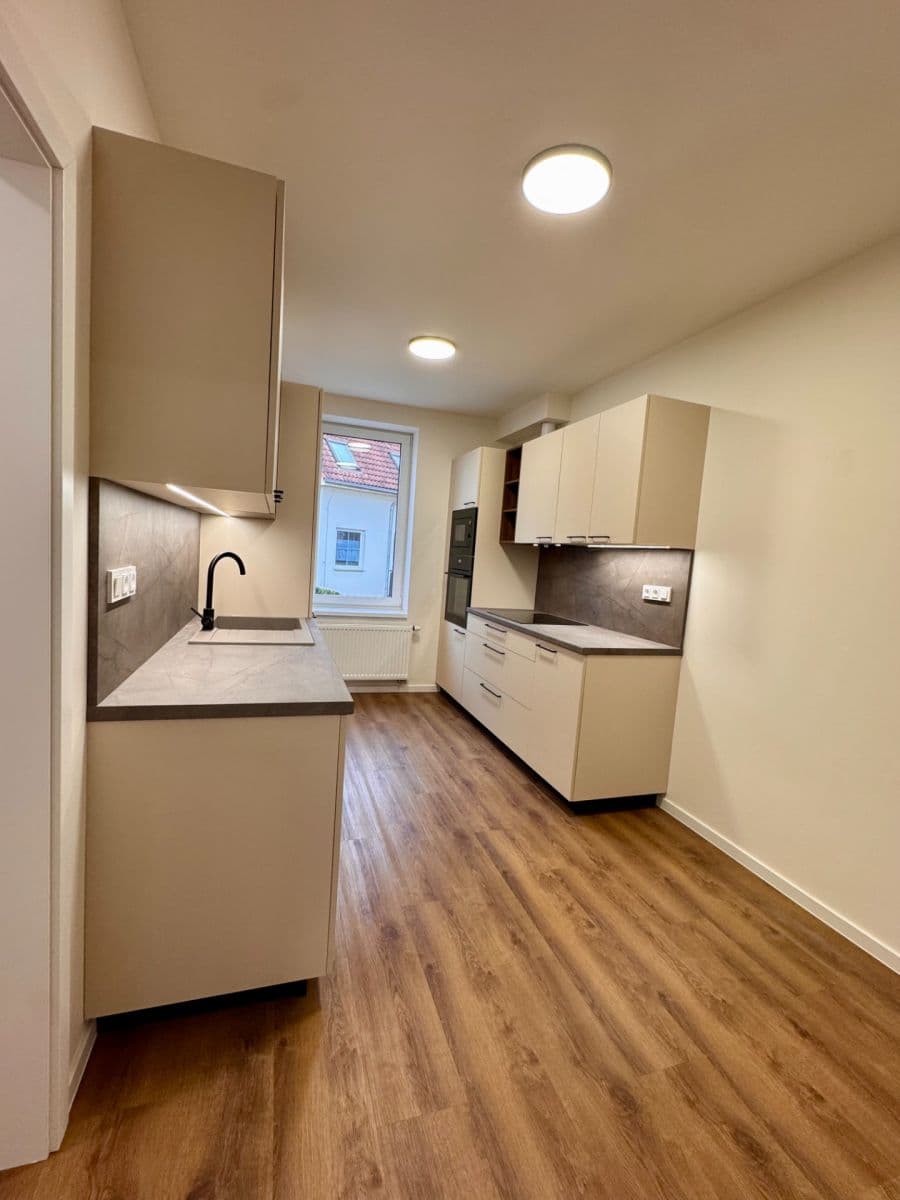 Pronájem bytu 1+1 41 m², Na Mokřině, Praha, Praha Pronájem bytu 1+1 41 m², Na Mokřině, Praha, Praha