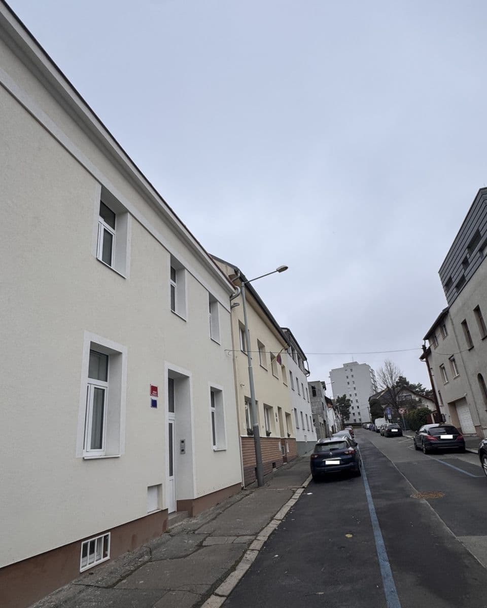 Pronájem bytu 1+1 41 m², Na Mokřině, Praha, Praha Pronájem bytu 1+1 41 m², Na Mokřině, Praha, Praha